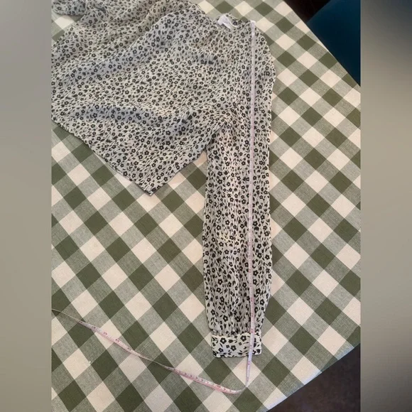 Shawna Lea Floral Top - Picture 11 of 11